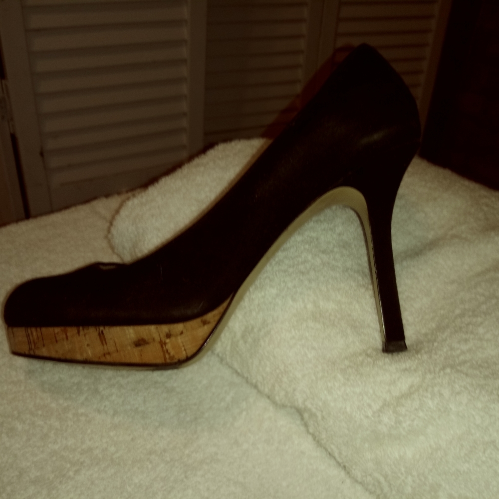 Shoes - Picture 2 of 3